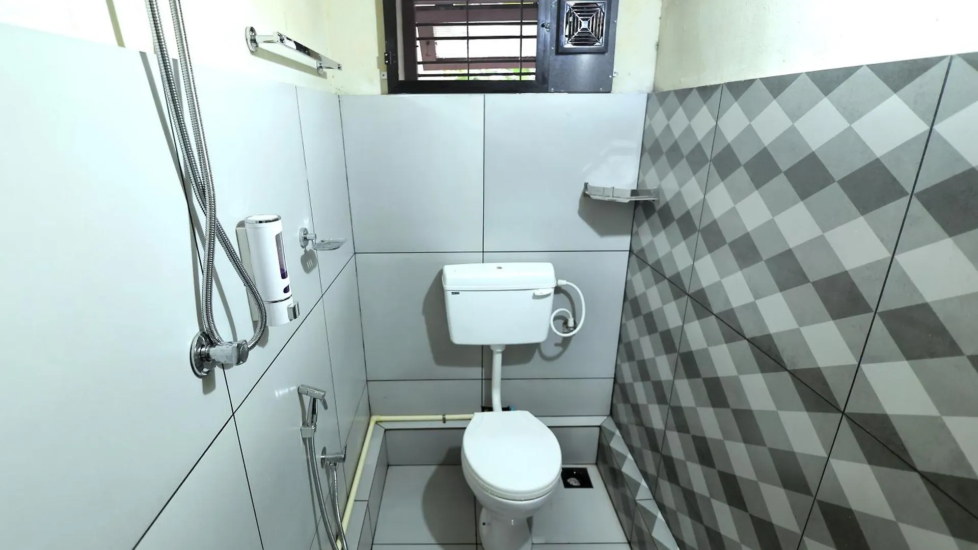 Tranquil Rest House Thrissur Apartment